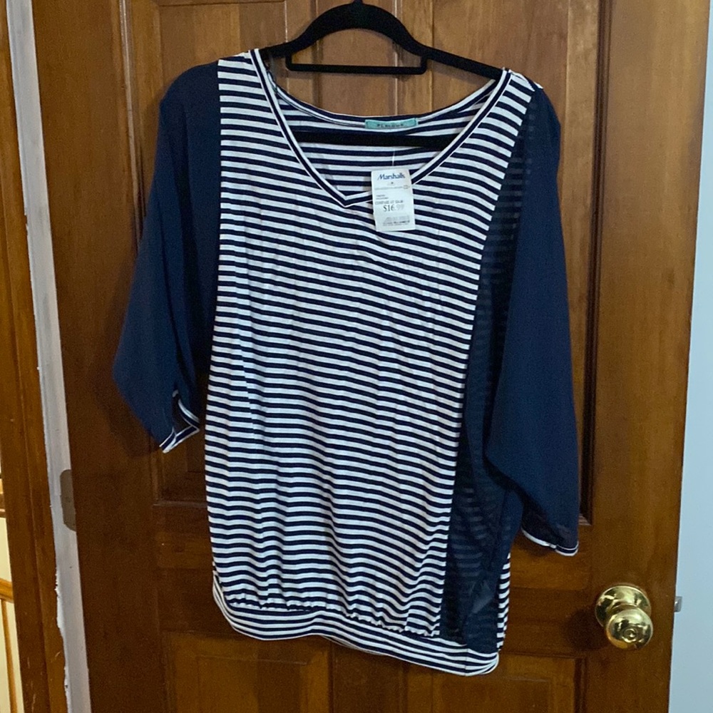Pleione stripe top